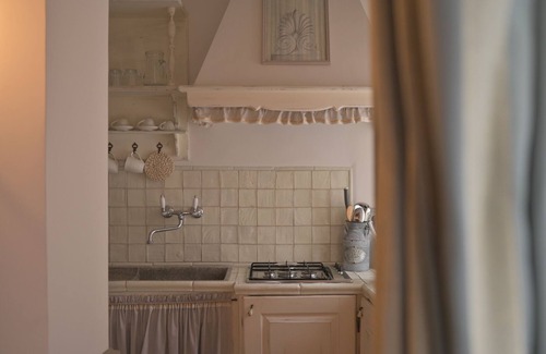 Vignanello Apartment | Discover Comfort at Handel's Refreshment House with Lake Views
