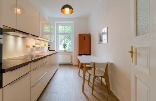 Prenzlauer Berg Apartment | Your Home in Bötzow District - Breakfast Included!