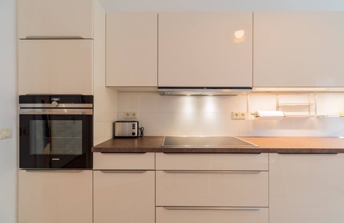 Prenzlauer Berg Apartment | Your Home in Bötzow District - Breakfast Included!