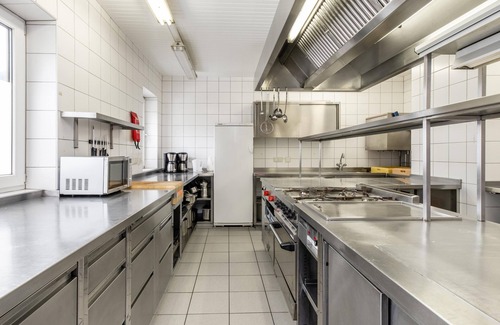 Kelchsau Ski Chalet | Ideal Group House with Cinema, Sauna & Pet-Friendly Amenities