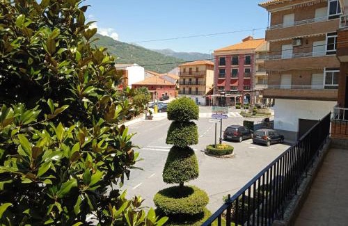 Losar de la Vera Apartment | Pet and Child Friendly Retreat at La Viñuela, Rated 8/10