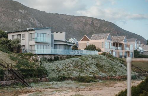 Glentana House | Experience Bliss at Glentana Beach Manor with Ocean Views