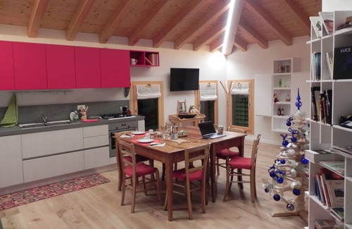 Col San Martino Apartment | Discover Comfort at Meri's: Room NR. 2 with Breakfast