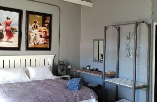 Zeerust House | Serene Stays at At Rest: 4-Star Comfort & Great Amenities
