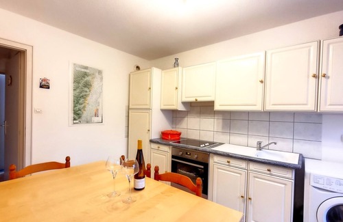 Riquewihr Apartment | Discover Romane Riquewihr: Pet-Friendly with Pool & Kitchen