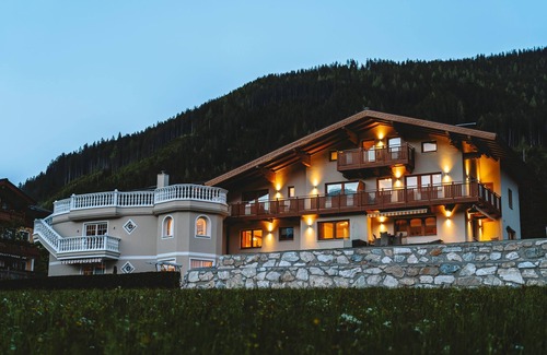 Sankt Martin am Tennengebirge Apartment | Gästehaus Eder: Family-Friendly Apartment with Breakfast