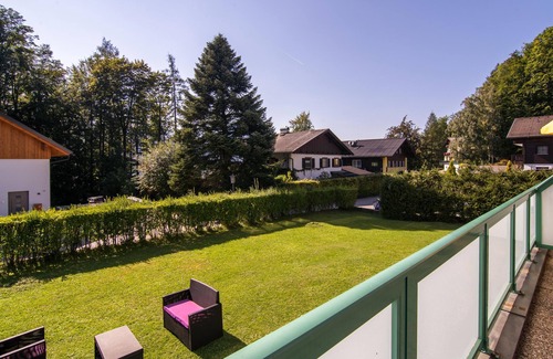 Ried Apartment | Beautiful Apartment with Lake View near Wolfgangsee