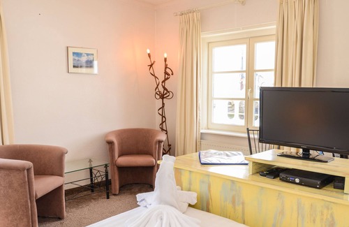 Oudeschild Hotel | At Sea