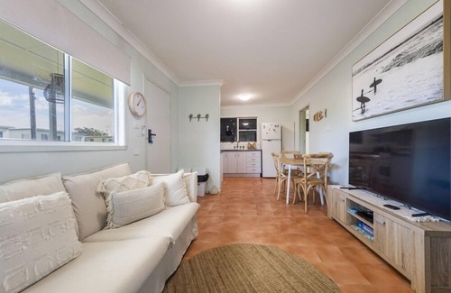 Brooms Head Apartment | Pet-Friendly Getaway at The Beach: Unwind and Relax