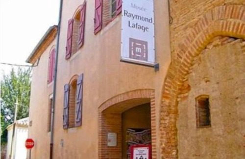 Lisle-sur-Tarn House | Discover Tranquility at Cabanon de Lisle - Family Friendly