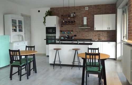 Avigliana House | Indulge at the Carboy: Guest Rated 9.8 with Spa & Pool