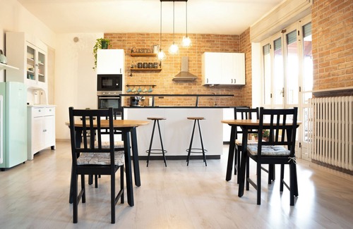 Avigliana House | Indulge at the Carboy: Guest Rated 9.8 with Spa & Pool