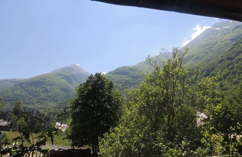 Gavarnie-Gedre Apartment | Mountain View Retreat at Circus Gavarnie, Ideal for Families