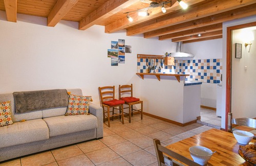 Saint-Pierre-d'Albigny House | At the Foot of the Castle - Parking, WiFi, Garden - Savoie College