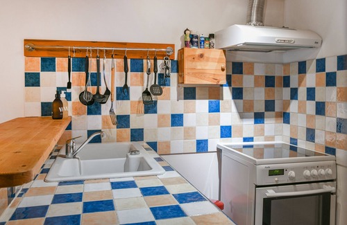 Saint-Pierre-d'Albigny House | At the Foot of the Castle - Parking, WiFi, Garden - Savoie College