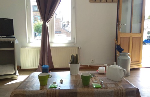 Saint-Valery-sur-Somme House | Enchanting Stay at the Foot of the Ramparts: Oceanfront Bliss