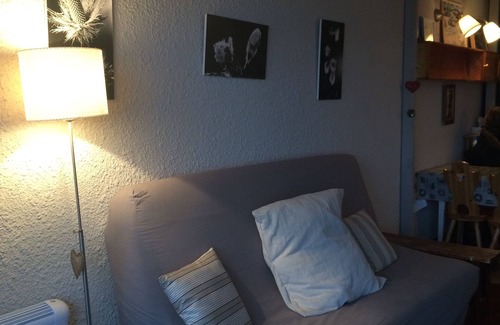 Villard-de-Lans Apartment | Cozy Retreat at the Slopes with Balcony & Unique Amenities