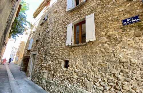 Malaucene Apartment | Prime Location Near Mont Ventoux with Top Amenities