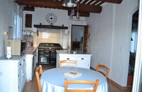 Cheval-Blanc House | Experience Tranquility at the Foot of the Luberon