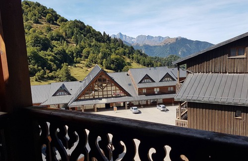 Guzet Neige Apartment | Experience Nature's Beauty in Guzet with Family-Friendly Amenities