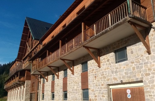 Guzet Neige Apartment | Experience Nature's Beauty in Guzet with Family-Friendly Amenities