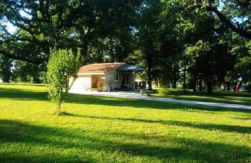 Belleserre RV Rental | Tranquil Getaway at Domaine by Montagne Noire