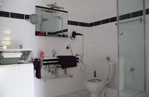 Mittelnkirchen Apartment | Relax at the Gates of Hamburg: Pool and Ocean View Awaits
