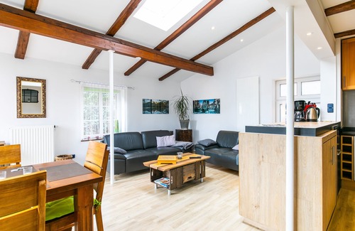 Bachenbrock Apartment | Discover Comfort Near Hamburg with Oceanfront Amenities