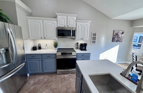 Lowell House | At the Heart of NWA, Detached Game room, L2 Charging, Bonus amenities and more!