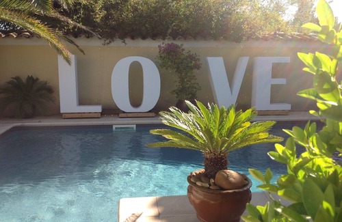 Jonquerettes Apartment | Relaxation Awaits: Ocean View Hotel with Spa & Pool Access