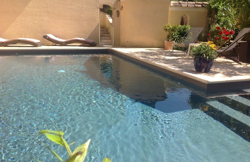 Jonquerettes Apartment | Relaxation Awaits: Ocean View Hotel with Spa & Pool Access