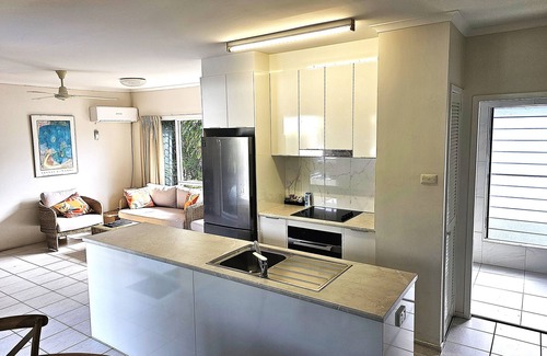 Port Douglas Apartment | Relax at The Mango Tree: Oceanfront Retreat with Spa