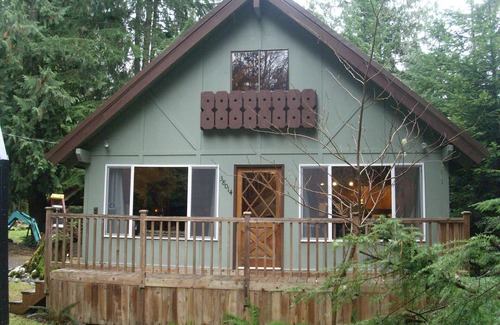 Ashford Cabin | Discover Comfort at Nisqually Entrance to Mt. Rainier Park