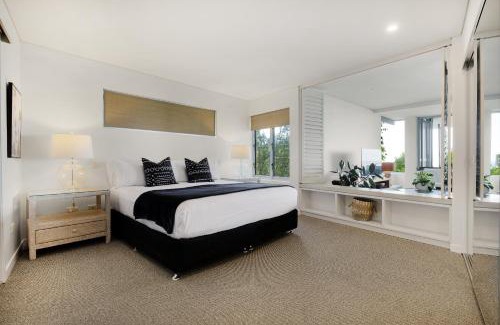 Point Lookout Apartment | Relax at Waves Unit 9: Poolside Family Retreat