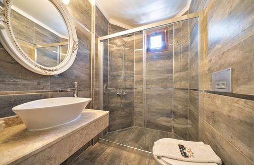Oludeniz City Center Hotel | Comfortable Stay at Ata Lagoon Hotel with Pool and Breakfast