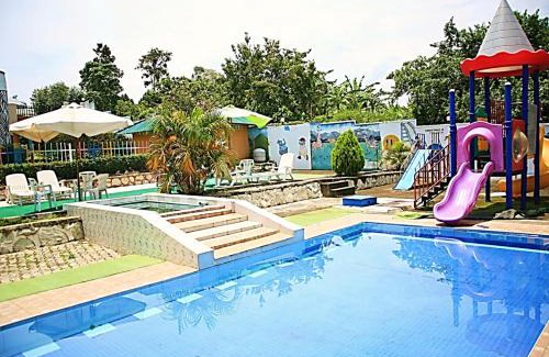 Fort Portal Hotel | Relaxing Stay at Ataco Country Resort with Ocean View