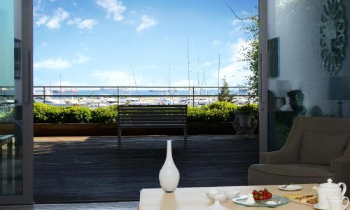 Bakırkoy Apartment | Elegant Ataköy Marina Park Hotel Residence with Ocean Views