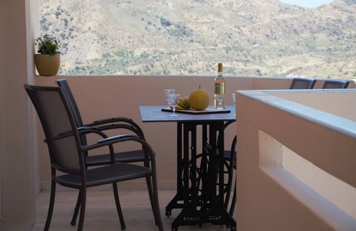 Orne Apartment | Relax at Atalia Apartment in Beautiful Orne Crete