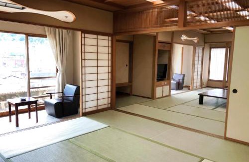 Atami Hotel | Atami Kinjokan: Ideal Getaway with Pool & Hot Tub Access