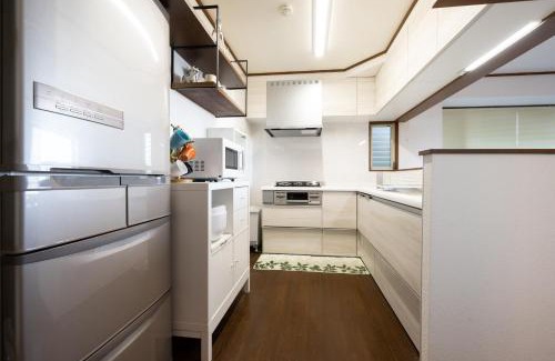 Atami House | Explore 山海天: Child-Friendly Hot Spring Villa for 10 Guests