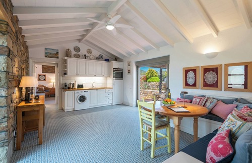 Mirina Cottage | Oceanfront Bliss at Ataraxia - Almond House Cottage