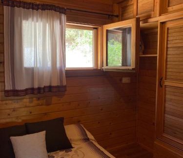 Pratdip Ski Chalet | Experience Ataraxia: Family-Friendly Getaway with Kitchen