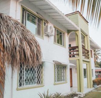 Covenas House | Oceanfront Cabañas at Atardeceres Coveñas - Pet Friendly Getaway