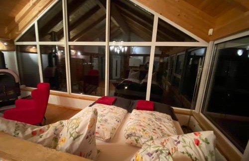 Trieben Villa | Scenic Atelier mit Bergblick: Pet & Child Friendly Stay