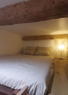 Le Muy Apartment | Cozy Atelier d'artiste: Pet & Child Friendly Retreat
