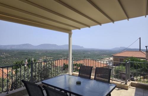 Molaoi House | Top-Rated Atelier: Ideal for Family Getaways