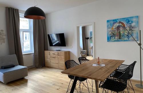 Wahring Apartment | Family-Friendly Atelier Lomani with Kitchen Amenities