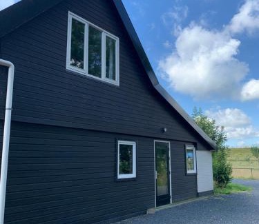 Appeltern Apartment | Family-Friendly Retreat at Atelier Onder de Notenboom
