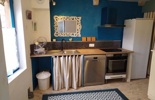 La Selle-sur-le-Bied House | Atelier Terre de Couleurs: Family-Friendly Retreat with Spa