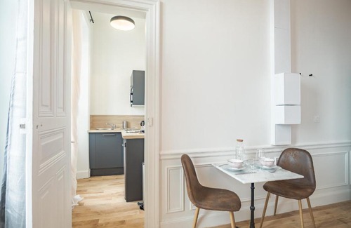 Troyes Apartment | Guest Rated 10/10 at Ateliers Begand Studio 8 - Near Train